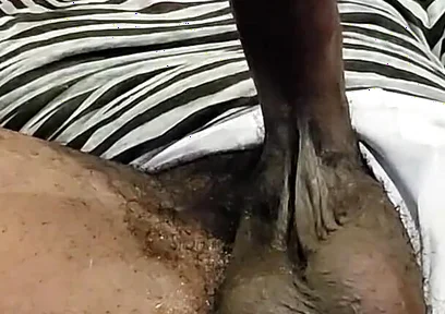 Kenniejai Jerks off Close up