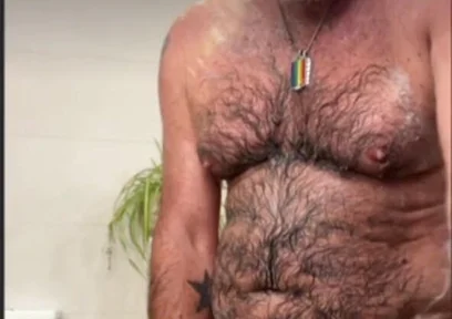 Daddybear Shower Time