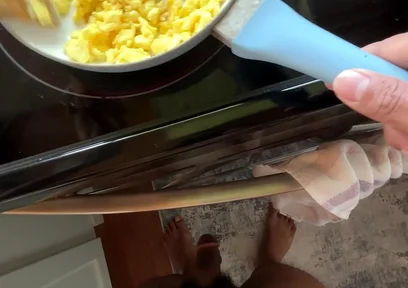 Thesubjojo - Making Lunch with Special Cream Sauce