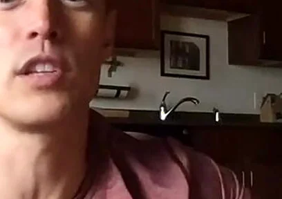 Muscle Worship Live Chat