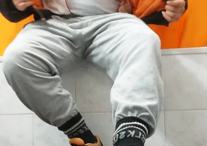 Dj -bro Hat No Money and No Mood, but Dirty Socks.mmm It Is Like Adrenalin