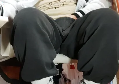 Dirtyjunkbro Spreads Her Ass