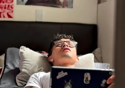 Colombian Masturbating! While Watching Porn on His Tablet