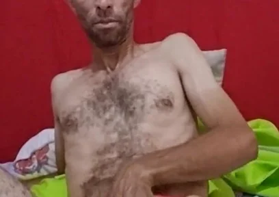They All Come and Enjoy Watching Me Masturbate with Great Lust