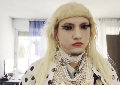 Pearl Vanesa Showing Her Body in Her Home Wearing Lovely Pearls