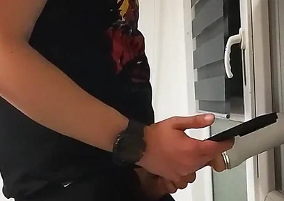 Cuming in Flashlight