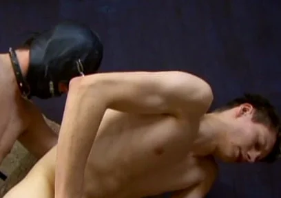 Masked Twink Leather Lad Getting His Nutt