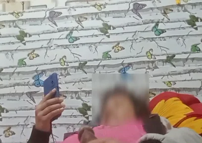 Your Bestfriend Who Loves to Jerk off While Watching Bold.