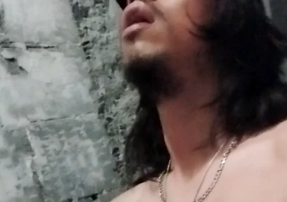 Starting My Thursday in the Bathroom