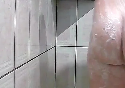 I'm Naked in the Bathroom, I'm Very Horny