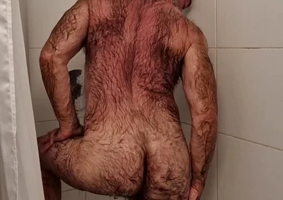 Hairy Muscle Stepdaddy Takes a Shower