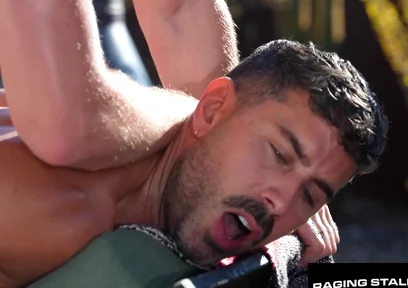Hunks Brody Baytes Pounds Bareback In Open-air Ranch Fuck With Lee Sparks