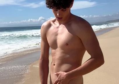 Twink Beach Jerk off