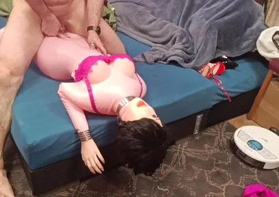 Cumming on Cindy