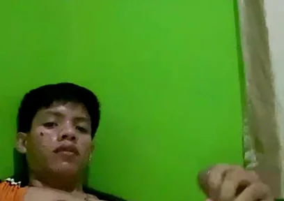 Pinoy Twink Quick Jerk off
