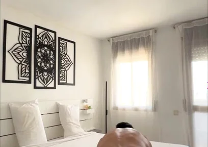 Tiding the Bed Naked