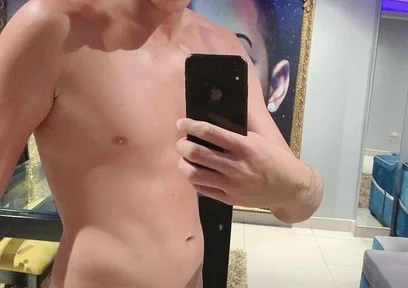 Markus Gets a Blowjob in Front of the Mirror