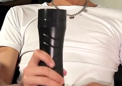 The Boss Is Outraged When He Catches the Employee Masturbating During Work Hours and Wasting Milk