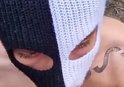 Outdoors Fuck on the Track, a Naked Straight Man Gave His Holes a No-condom Fuck