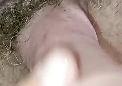 Rockardglans wanking in bathroom