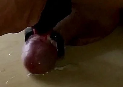 Masturbation with a Hair Tie and a Vibrator Until Cum!