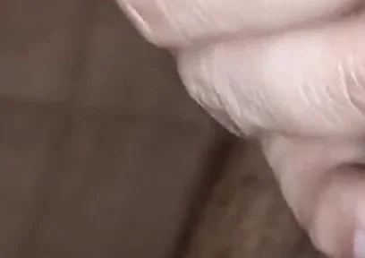 Its pee time while having bath