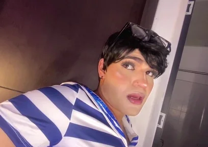 Ken Prince Sissy Latino Opens Her Bubble Ass to Pizza Delivery Man After Smelling Sweaty Feet