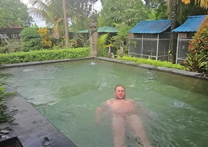 Jimbob Wanking in Pool