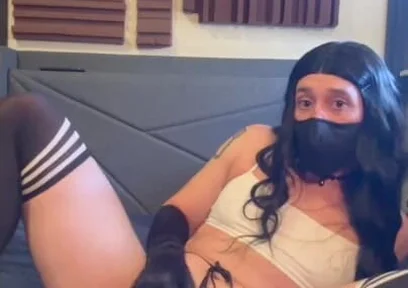 Bubble Butt Sissy CD Solo Cumshot