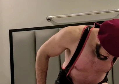 Heel on the Bed - Gouine Wrestling Takes Over
