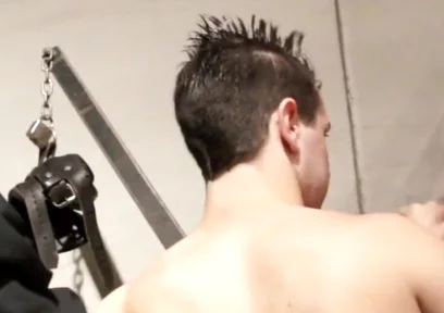 Bukkake Amateur with Gay Twinks Sucking All His Friends to the Cum
