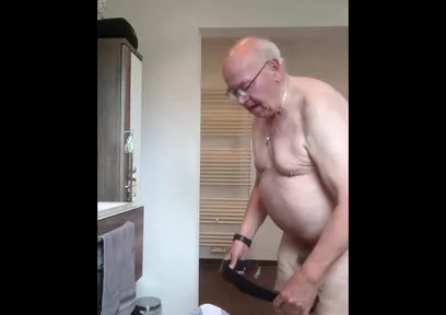 Piss,shave,belting, Toilette