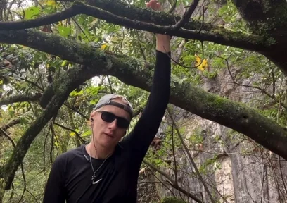 Hiker Bro goes Off-Trail to Jerk Off