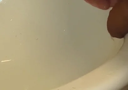 Peeing for Those That Like to Watch