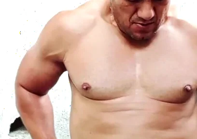 Yuri Gaucho Muscular Male Cumming