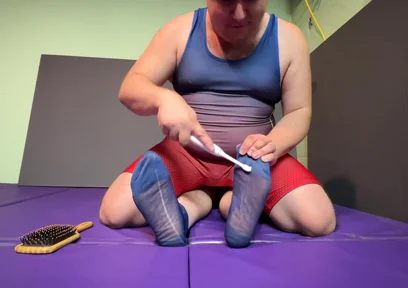Matt Tickles the Gigglemeister