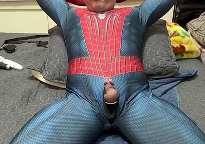 Fat Spider Draws by Drawing in the Red Center