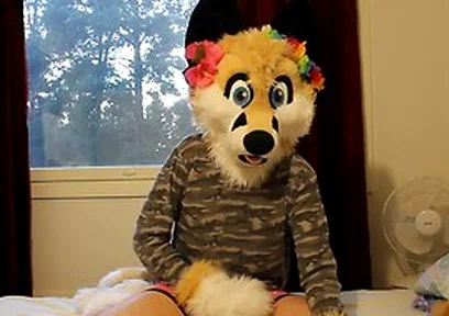 Oliver Pawing. First Murrsuit Video I Have Ever Made