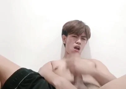 Young Asian Guy Wants You Daddy