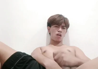 Young Asian Guy Wants You Daddy