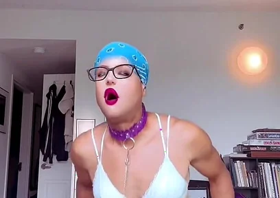 Kris Reelz- Humping a Stack of Pillow Like a Bitch