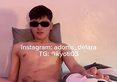 Finingger Ko Si Keanu Habang Jinajakol Sya, Sarap Daw Tangina