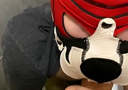 Young Guy Sucks Deepthroat Big Cock In Public Toilet