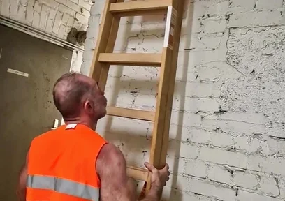 Very Hairy Builder