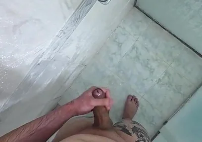 Jerking off to the Shower