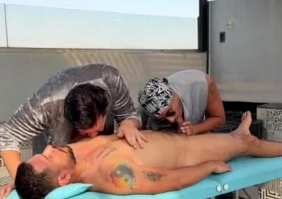 4-hand Massage
