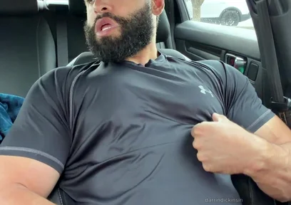 Muscle Cub in the Car
