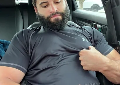 Muscle Cub in the Car
