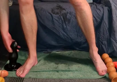 Hot Gay Twink Riding Multiple Huge Dildo's and Has Pissing Orgasms