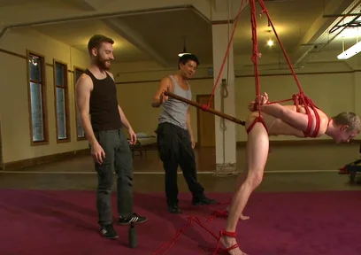 Hung Southern Stud Shoots a Hot Load in His Mouth
